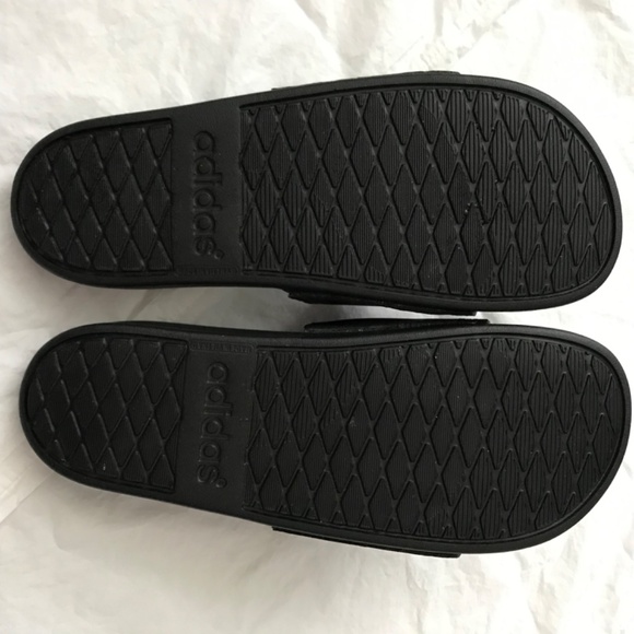 NWOT adidas Adilette Comfort Slides Slippers Men’s 8/Women’s 9 Black White - Picture 4 of 8